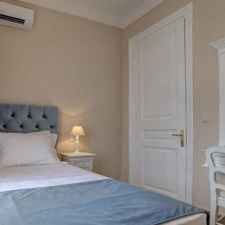 Home & Art Suites Athena Bagian luar foto