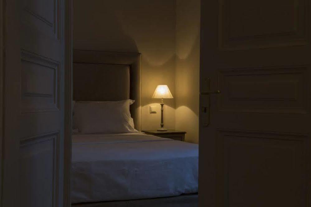 Home & Art Suites Athena Bagian luar foto
