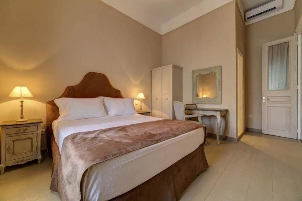Home & Art Suites Athena Bagian luar foto