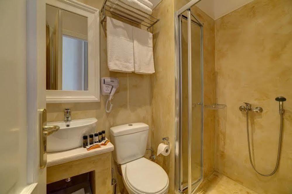 Home & Art Suites Athena Bagian luar foto